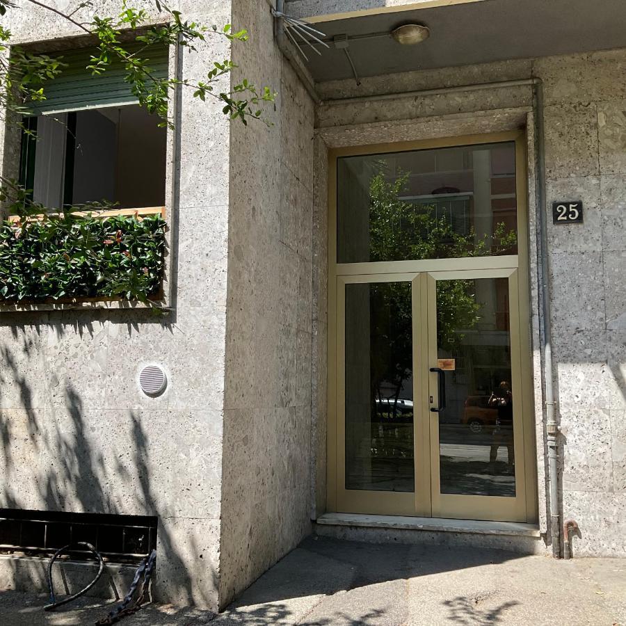 Studio 25 Apartment - Near Metro M3 ميلان المظهر الخارجي الصورة