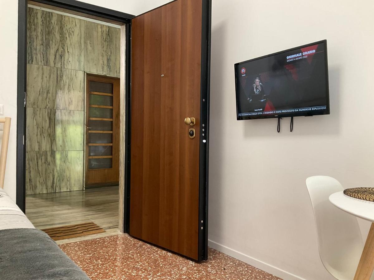 Studio 25 Apartment - Near Metro M3 ميلان المظهر الخارجي الصورة