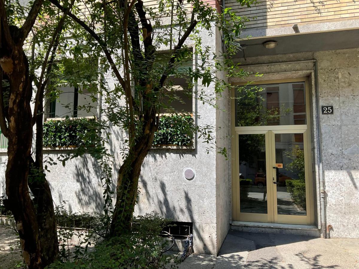 Studio 25 Apartment - Near Metro M3 ميلان المظهر الخارجي الصورة