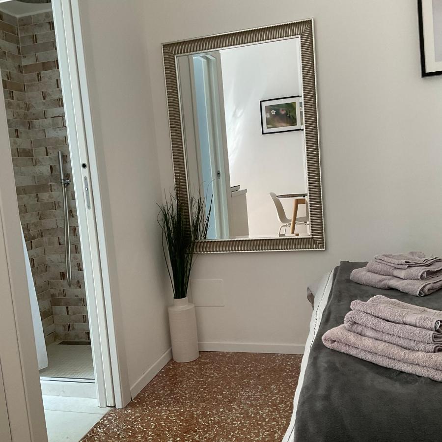 Studio 25 Apartment - Near Metro M3 ميلان المظهر الخارجي الصورة